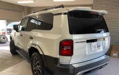 Toyota Land Cruiser Prado, 2024 год, 7 400 000 рублей, 12 фотография