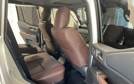 Toyota Land Cruiser Prado, 2024 год, 7 400 000 рублей, 25 фотография