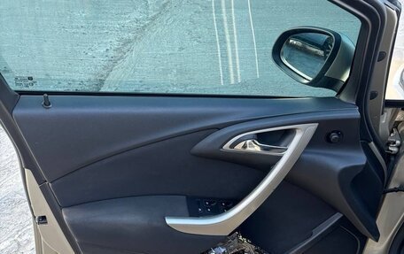 Opel Astra J, 2011 год, 700 000 рублей, 6 фотография