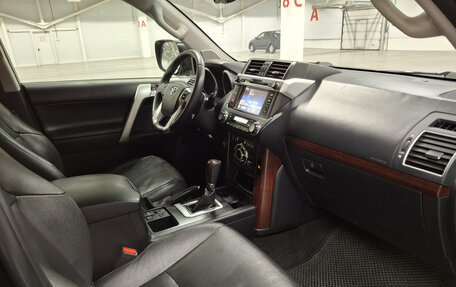 Toyota Land Cruiser Prado 150 рестайлинг 2, 2016 год, 3 050 000 рублей, 11 фотография