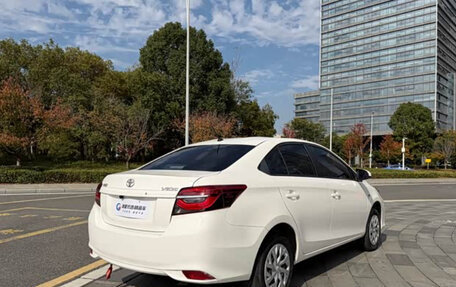 Toyota Vios III, 2022 год, 1 080 000 рублей, 6 фотография