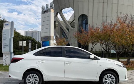 Toyota Vios III, 2022 год, 1 080 000 рублей, 4 фотография