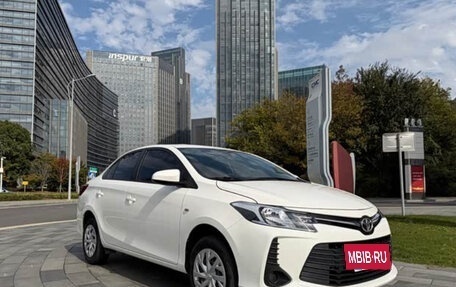 Toyota Vios III, 2022 год, 1 080 000 рублей, 3 фотография