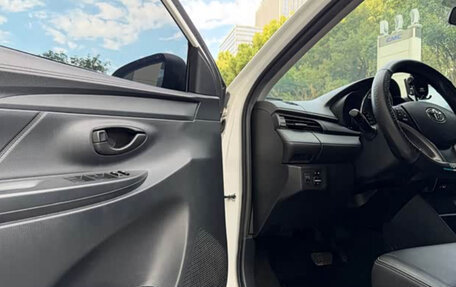 Toyota Vios III, 2022 год, 1 080 000 рублей, 10 фотография