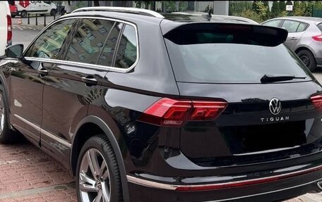 Volkswagen Tiguan II, 2021 год, 2 755 000 рублей, 3 фотография