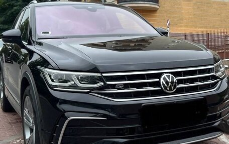 Volkswagen Tiguan II, 2021 год, 2 755 000 рублей, 7 фотография