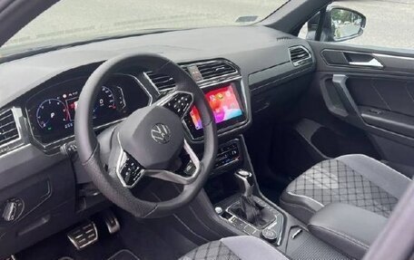 Volkswagen Tiguan II, 2021 год, 2 755 000 рублей, 4 фотография