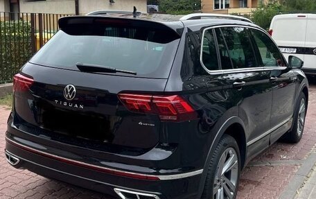 Volkswagen Tiguan II, 2021 год, 2 755 000 рублей, 2 фотография