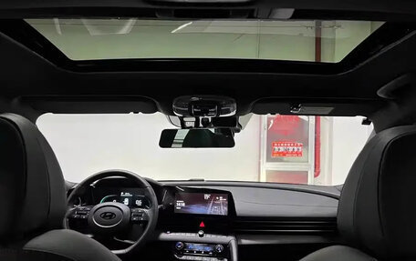 Hyundai Elantra, 2023 год, 1 200 000 рублей, 12 фотография