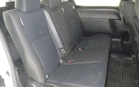 Toyota Noah III, 2015 год, 1 780 000 рублей, 6 фотография