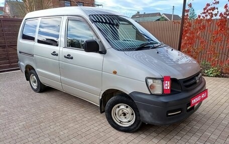 Toyota Town Ace III, 2002 год, 670 000 рублей, 2 фотография