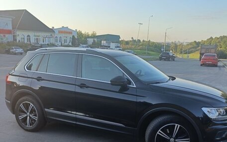 Volkswagen Tiguan II, 2018 год, 2 150 000 рублей, 3 фотография