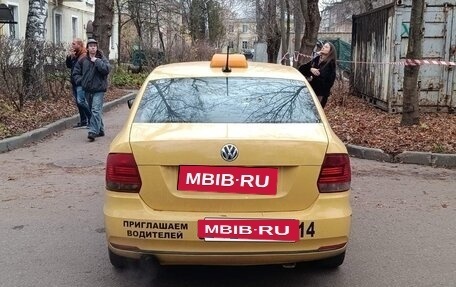 Volkswagen Polo VI (EU Market), 2018 год, 385 000 рублей, 3 фотография