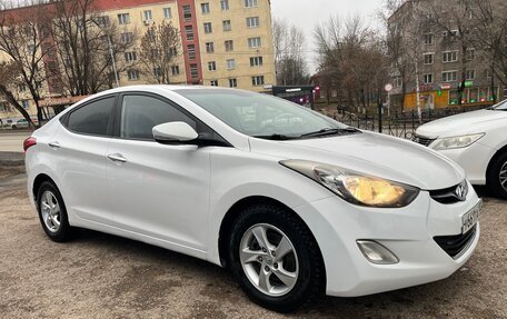 Hyundai Avante, 2011 год, 755 000 рублей, 2 фотография
