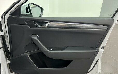 Skoda Superb III рестайлинг, 2019 год, 2 990 000 рублей, 32 фотография