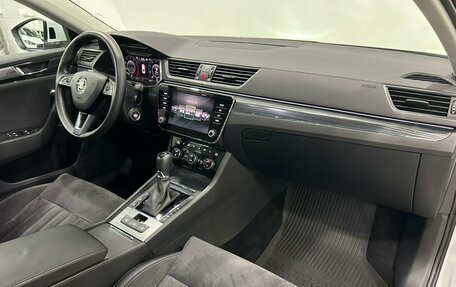 Skoda Superb III рестайлинг, 2019 год, 2 990 000 рублей, 34 фотография