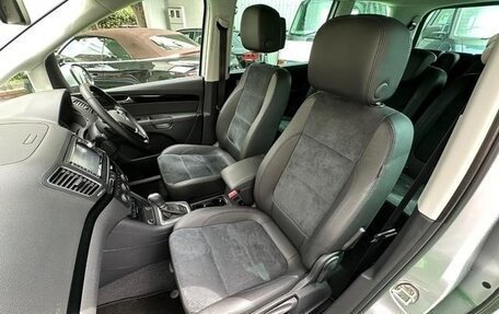 Volkswagen Sharan II, 2015 год, 1 050 000 рублей, 16 фотография