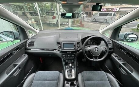 Volkswagen Sharan II, 2015 год, 1 050 000 рублей, 21 фотография