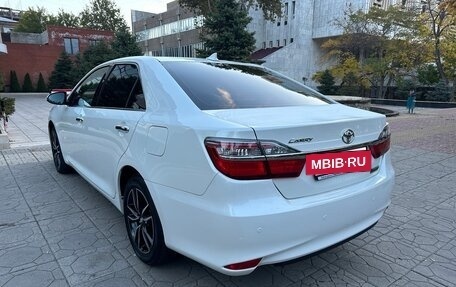 Toyota Camry, 2017 год, 2 590 000 рублей, 2 фотография