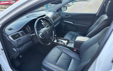 Toyota Camry, 2017 год, 2 590 000 рублей, 8 фотография