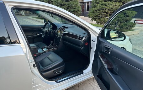 Toyota Camry, 2017 год, 2 590 000 рублей, 10 фотография