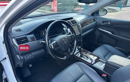 Toyota Camry, 2017 год, 2 590 000 рублей, 9 фотография