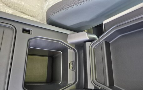 Land Rover Defender II, 2025 год, 9 423 000 рублей, 11 фотография