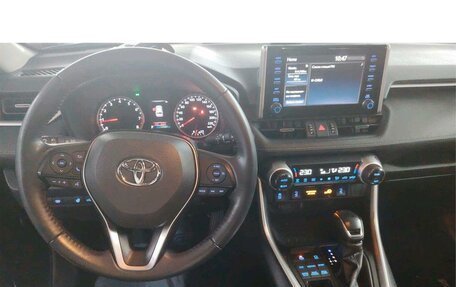 Toyota RAV4, 2021 год, 3 599 000 рублей, 3 фотография