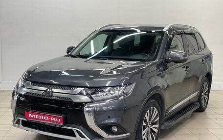 Mitsubishi Outlander III рестайлинг 3, 2021 год, 2 450 000 рублей, 1 фотография