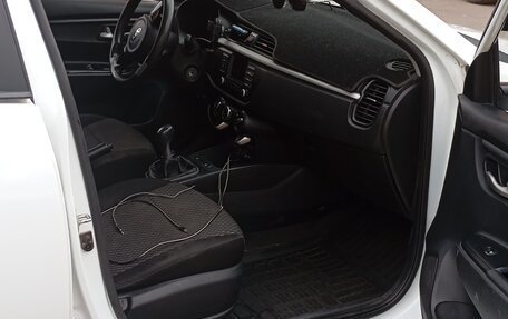 KIA Rio IV, 2018 год, 800 000 рублей, 3 фотография