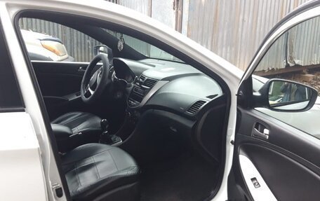 Hyundai Solaris II рестайлинг, 2016 год, 615 000 рублей, 5 фотография