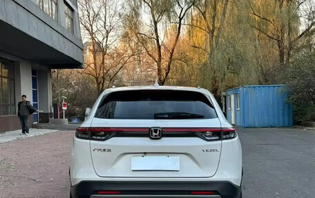 Honda Vezel, 2023 год, 1 300 000 рублей, 5 фотография