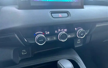 Honda Vezel, 2023 год, 1 300 000 рублей, 13 фотография