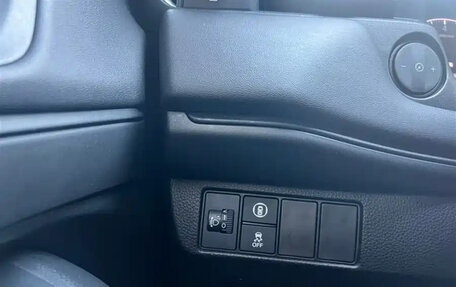 Honda Vezel, 2023 год, 1 300 000 рублей, 14 фотография