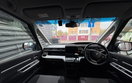 Honda Stepwgn IV, 2017 год, 1 680 000 рублей, 7 фотография