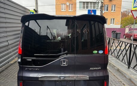 Honda Stepwgn IV, 2017 год, 1 680 000 рублей, 6 фотография