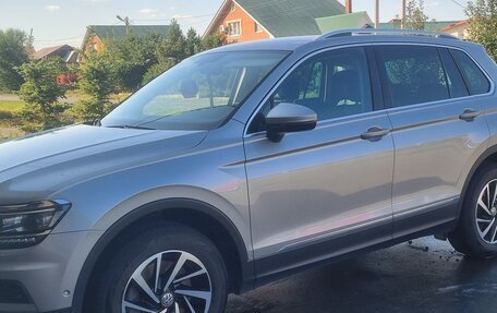 Volkswagen Tiguan II, 2018 год, 2 550 000 рублей, 2 фотография