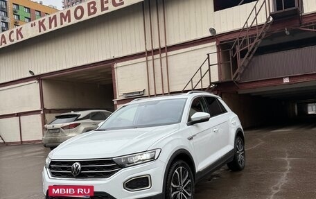 Volkswagen T-Roc I, 2021 год, 2 310 000 рублей, 3 фотография