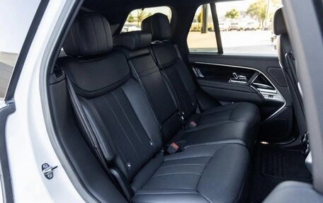 Land Rover Range Rover IV рестайлинг, 2024 год, 15 346 000 рублей, 23 фотография