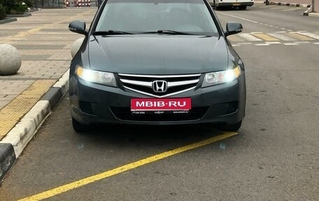 Honda Accord VII рестайлинг, 2006 год, 700 000 рублей, 1 фотография