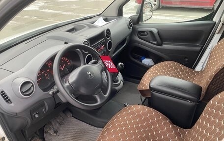 Peugeot Partner II рестайлинг 2, 2017 год, 1 400 000 рублей, 22 фотография