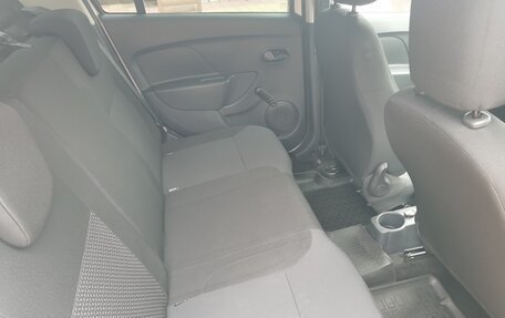 Renault Logan II, 2020 год, 750 000 рублей, 7 фотография