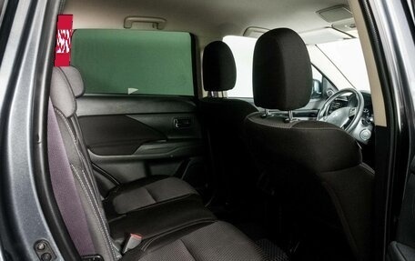 Mitsubishi Outlander III рестайлинг 3, 2020 год, 2 280 000 рублей, 9 фотография