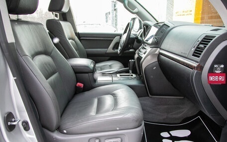 Toyota Land Cruiser 200, 2010 год, 3 159 000 рублей, 20 фотография