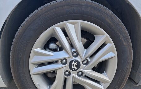 Hyundai Elantra VI рестайлинг, 2019 год, 1 590 000 рублей, 3 фотография