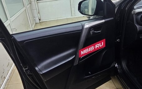 Toyota RAV4, 2017 год, 1 900 000 рублей, 10 фотография