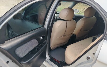 Hyundai Sonata IV рестайлинг, 2004 год, 300 000 рублей, 10 фотография