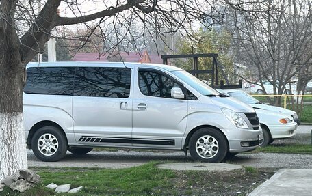 Hyundai Grand Starex Grand Starex I рестайлинг 2, 2010 год, 1 650 000 рублей, 2 фотография