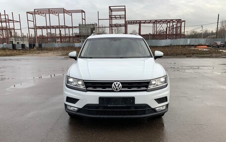 Volkswagen Tiguan II, 2017 год, 1 890 000 рублей, 2 фотография