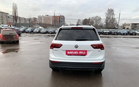 Volkswagen Tiguan II, 2017 год, 1 890 000 рублей, 6 фотография